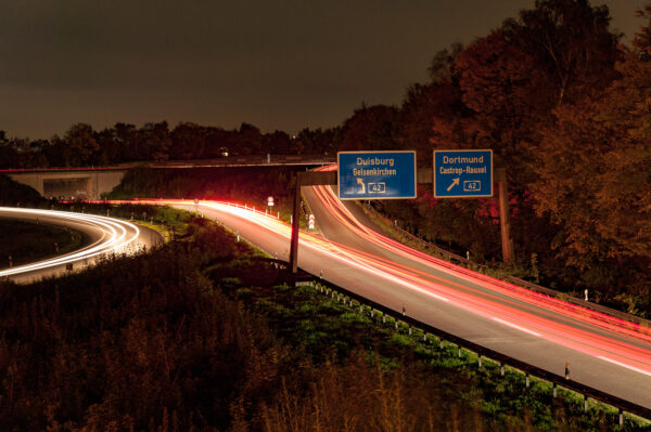2017-10-14 - Autobahnkreuz A43-A42 bei Nacht