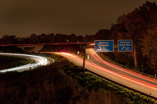 2017-10-14 - Autobahnkreuz A43-A42 bei Nacht