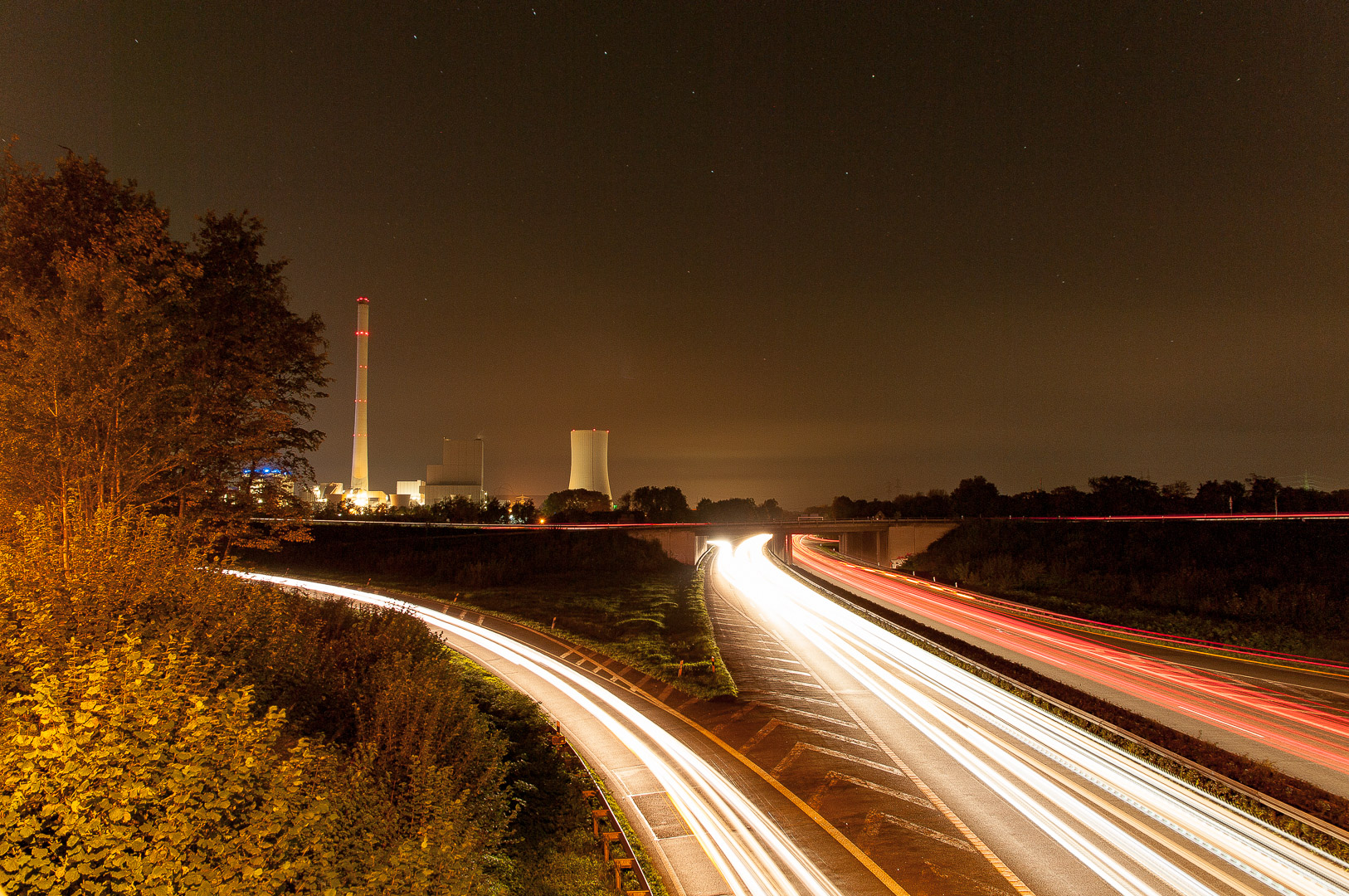 2017-10-14 - Autobahnkreuz A43-A42 bei Nacht