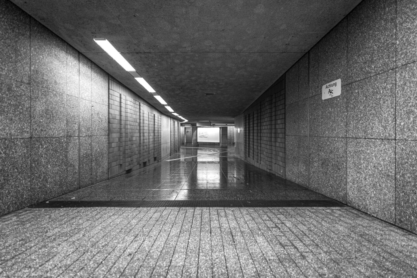 2024-12-06 - Expedition ins Rätselreich - Teil 2 - Monochrome Fotografie mit Superweitwinkelobjektiv