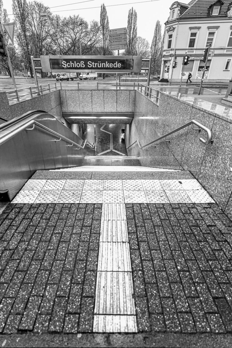 2024-12-06 - Expedition ins Rätselreich - Teil 2 - Monochrome Fotografie mit Superweitwinkelobjektiv