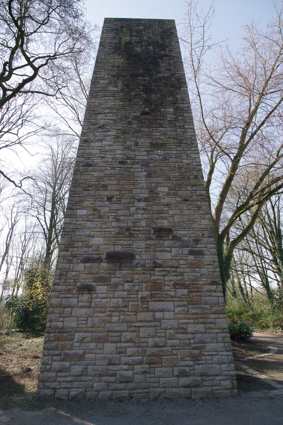 2025-03-09 - Datteln - Ehrenmal und Frühlingskirmes