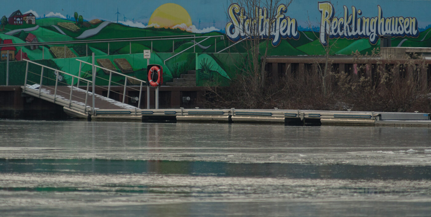 2026-01-11 - Rhein-Herne-Kanal - Kanalufer am Stadthafen